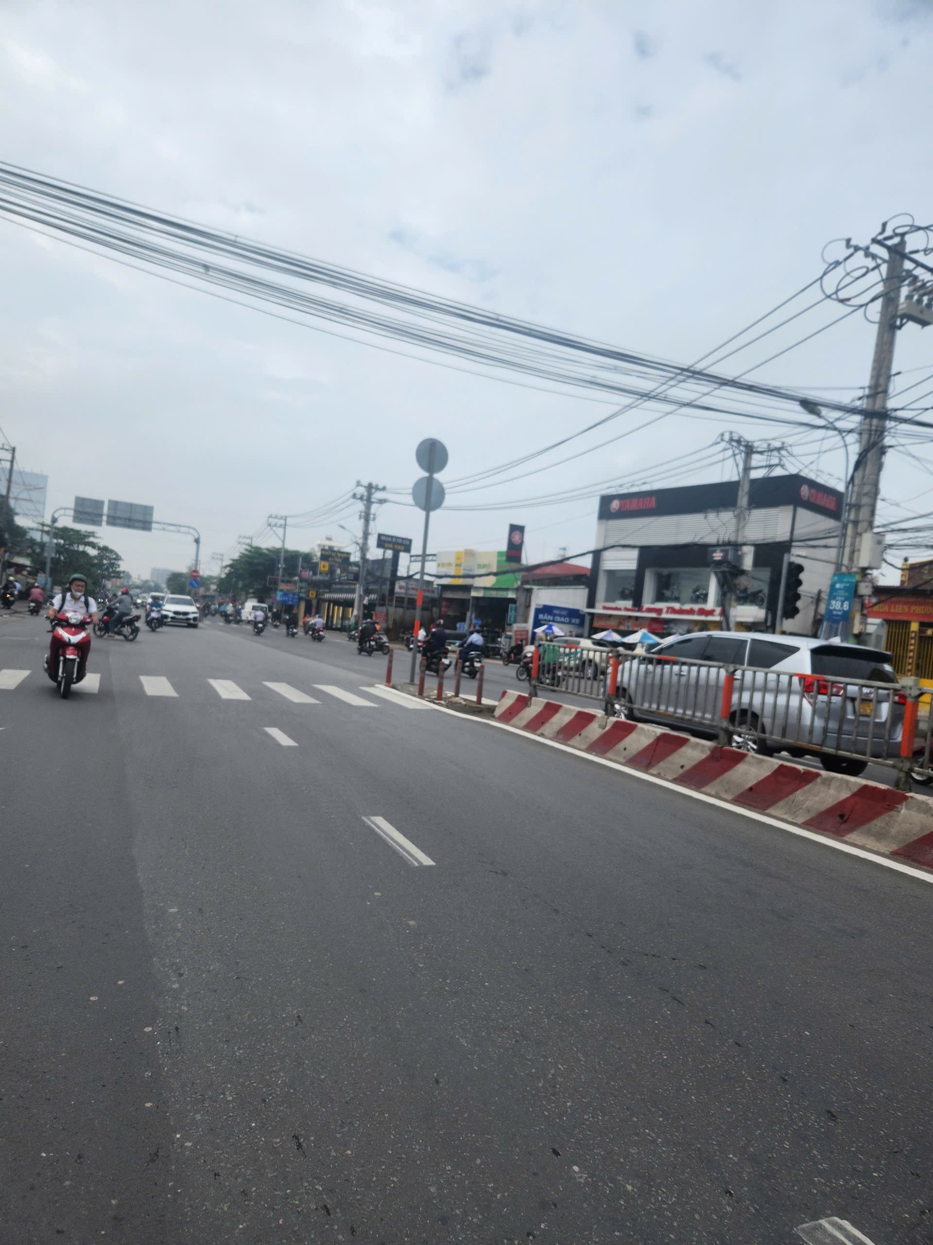 BÁN NHÀ 1 TRỆT 1 LẦU - QUỐC LỘ 13 - GẦN VẠN PHÚC - GẦN HƠN 100M2 - 6 TỶ NHỈNH