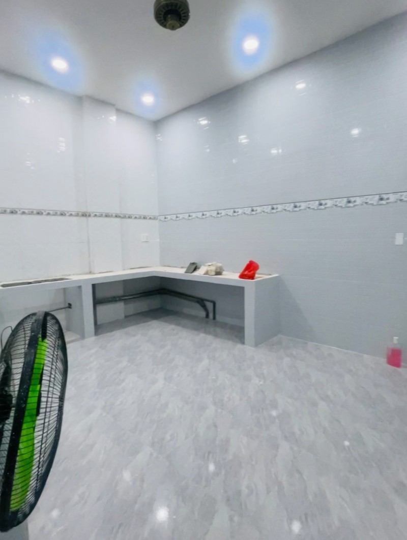 Bán nhà 3 tầng 130m2 ở đường số 6, Phường Linh Trung, Thủ Đức, TP HCM. Giá 10,15  tỷ, sổ hồng đầy 2