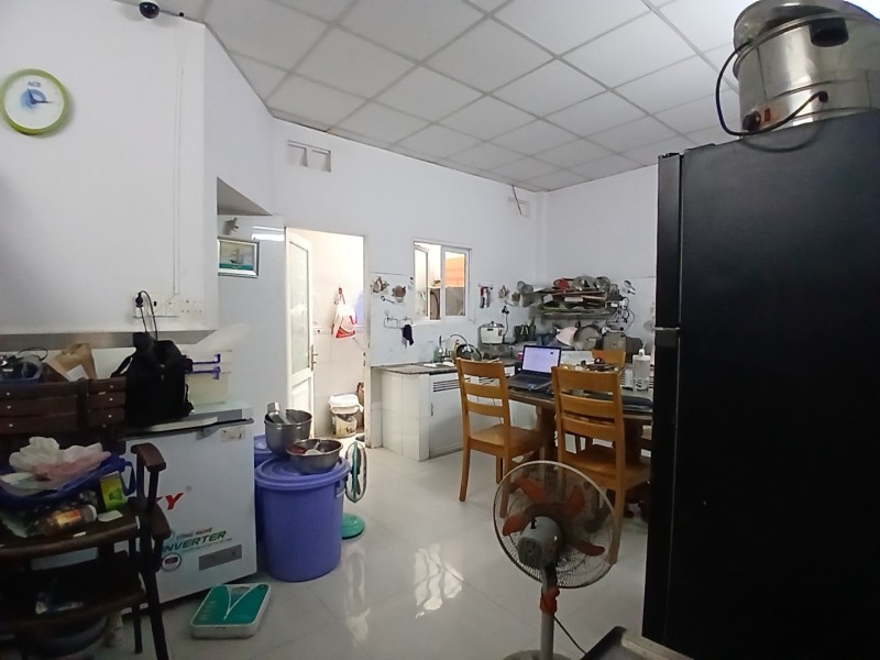 Bán nhà đường 359, Phước Long B, Q.9, TP HCM. DT 98m2, 2 tầng, 3PN. Sổ hồng riêng, giá 7,05 tỷ. 2