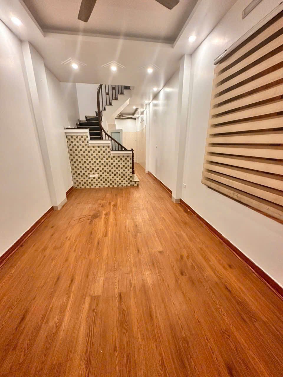 Cho thuê NHÀ ĐẸP ngõ 77 Bùi Xương Trạch - Thanh Xuân 40m x 4T giá 15 triệu