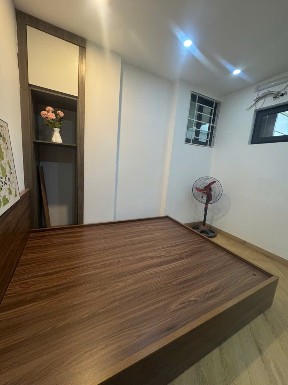 Bán căn hộ CCMN Hào Nam, Đống Đa 50m, 2 ngủ FULL ĐỒ giá 2.65 tỷ, 50M ra phố 4