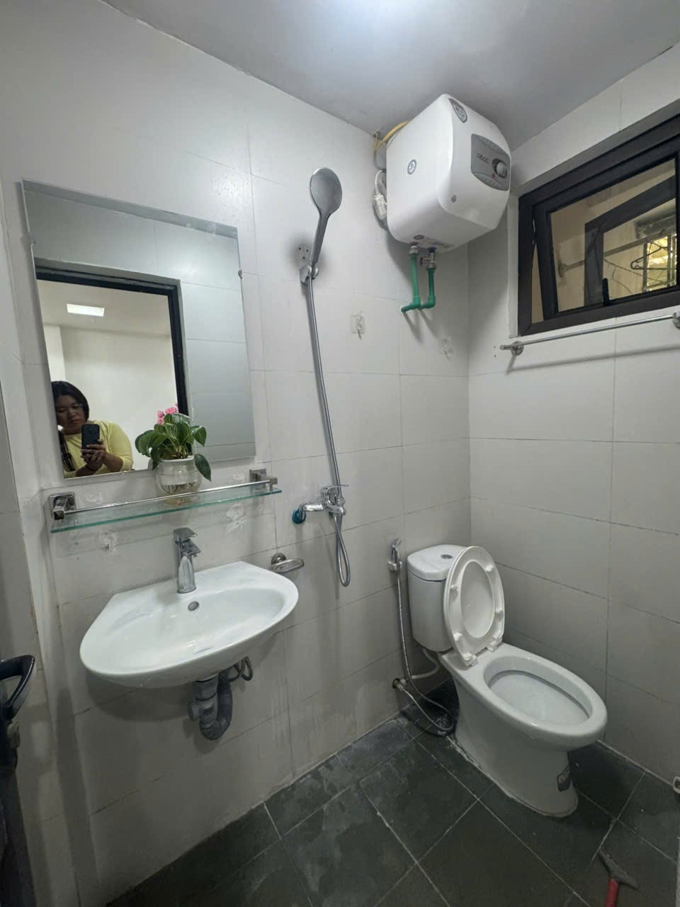 Bán căn hộ CCMN Hào Nam, Đống Đa 50m, 2 ngủ FULL ĐỒ giá 2.65 tỷ, 50M ra phố 5