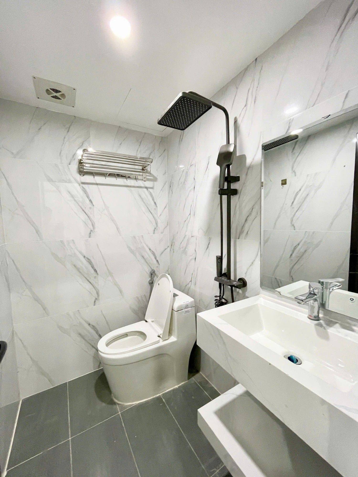 BÁN NHÀ DÒNG TIỀN TRUNG TÂM CẦU GIẤY NGÕ THÔNG THOÁNG NHÀ MỚI THANG MÁY FULL NỘI THẤT 19,8 TỶ 5