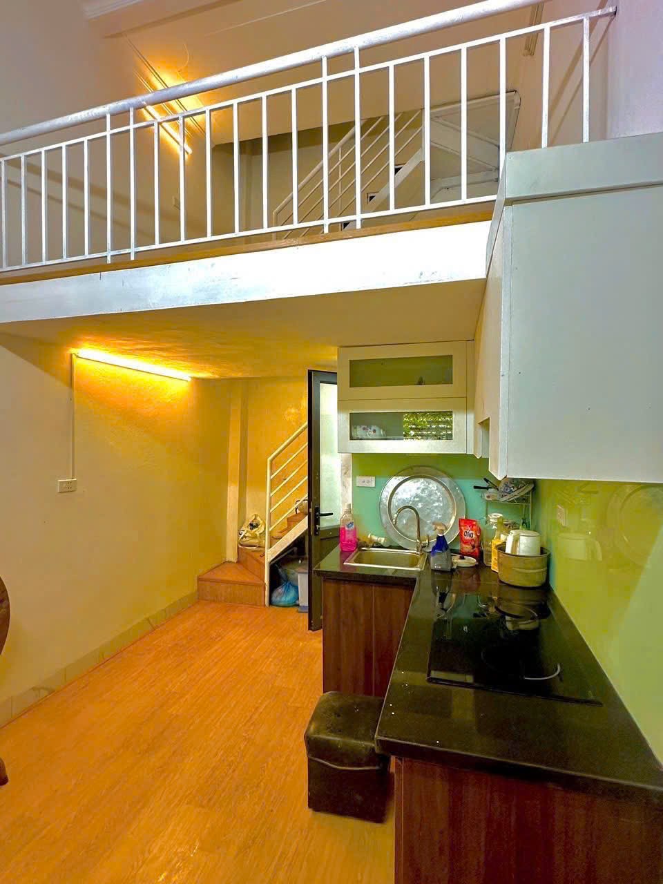 Cần cho thuê nhà riêng ngõ 84 Chùa Láng, Đống Đa 30m x 4T giá 11tr, NHÀ SẠCH - ĐẸP 2