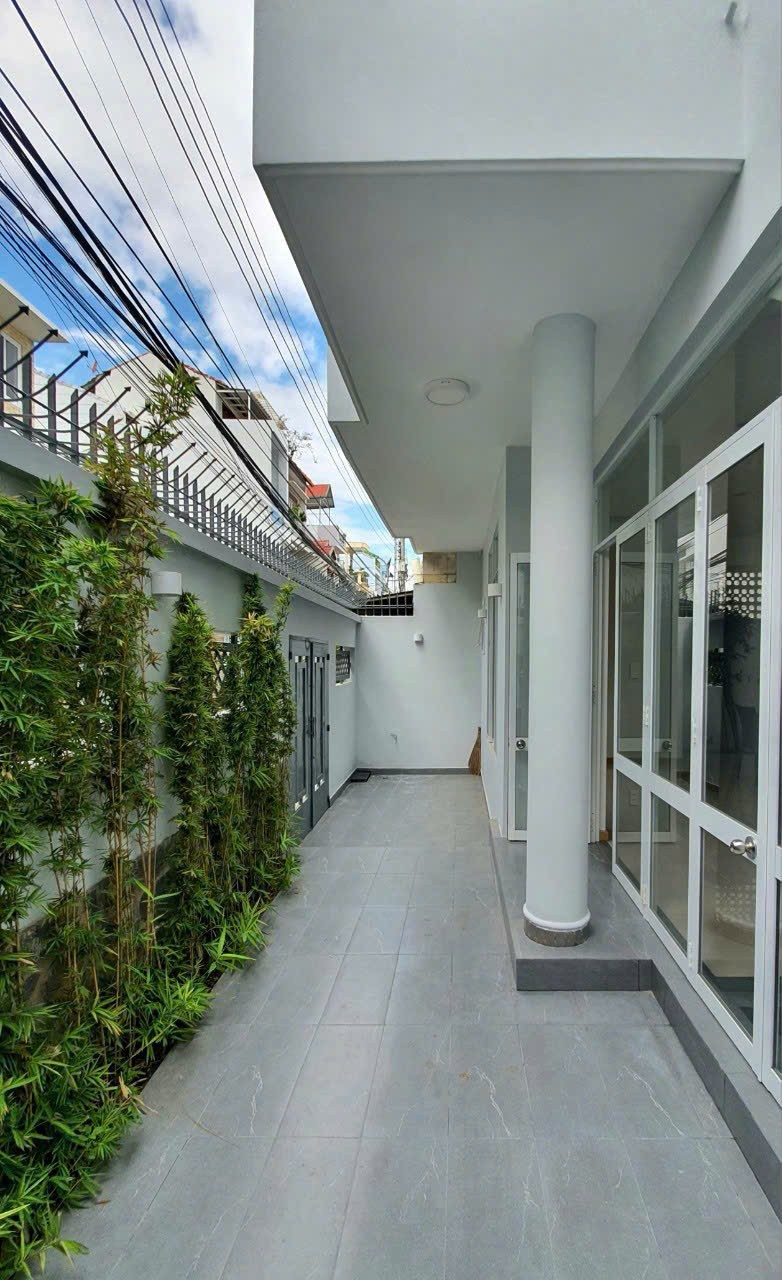 Căn Góc Hai Mặt Tiền Thoáng Đẹp Ngay Trung Tâm Nha Trang 5