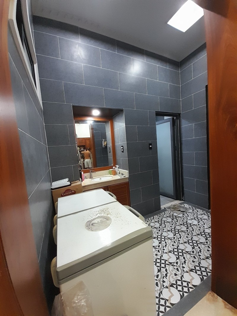 Bán nhà đường số 35, Hiệp Bình Chánh, Thủ Đức, TP HCM. DT 240m2, 3 tầng, 4PN, SHR. Giá 18.9 tỷ. 5