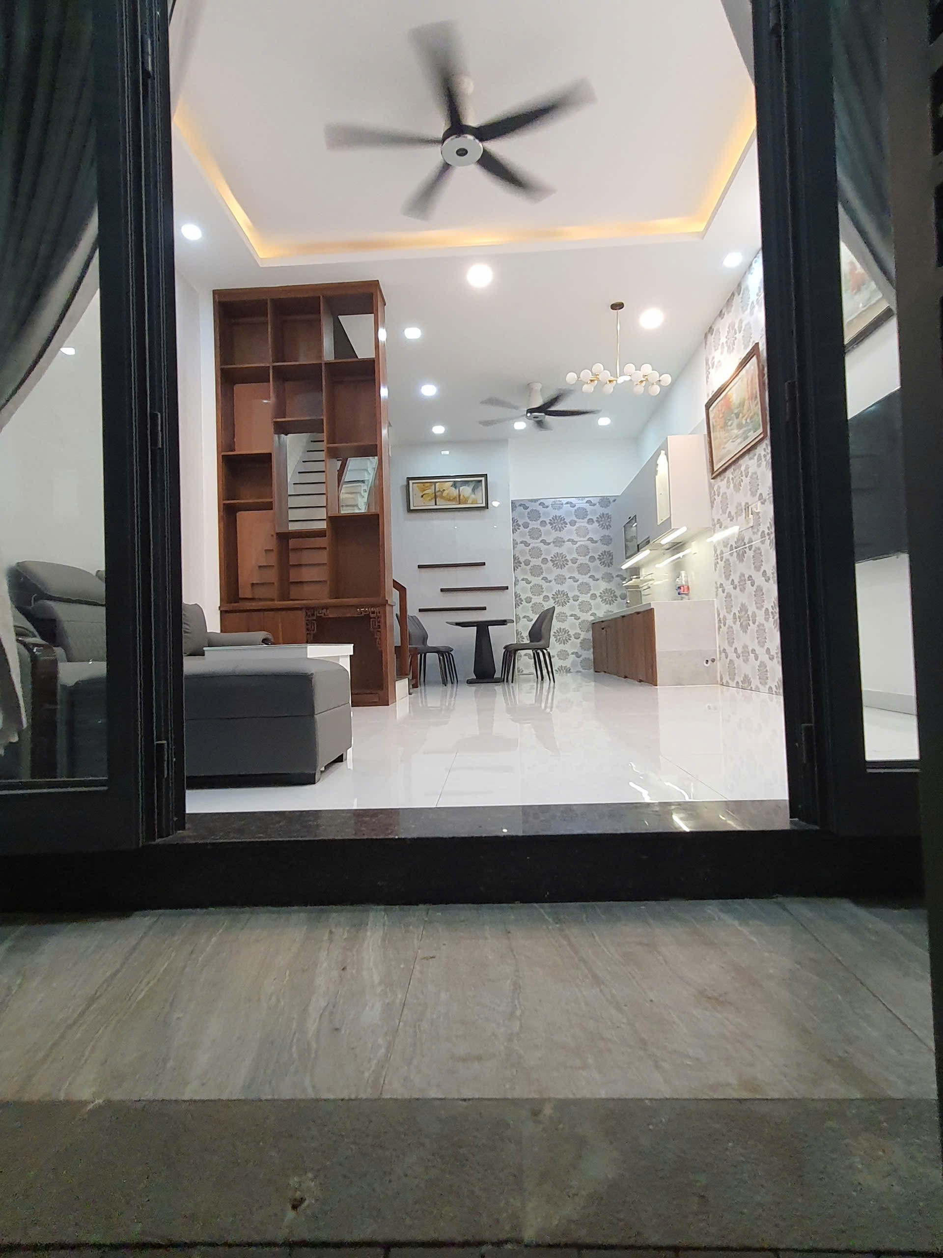 Bán nhà Full nội thất khu dân cư APEC trường thọ thủ đức,TPHCM,LH 0909428959.