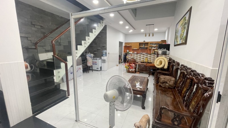 Bán nhà  Hiệp Bình Chánh, đường Số 9, Thủ Đức, TP HCM. DT 5x18m, 3 tầng, 3PN, SH, 8.7 tỷ. 3