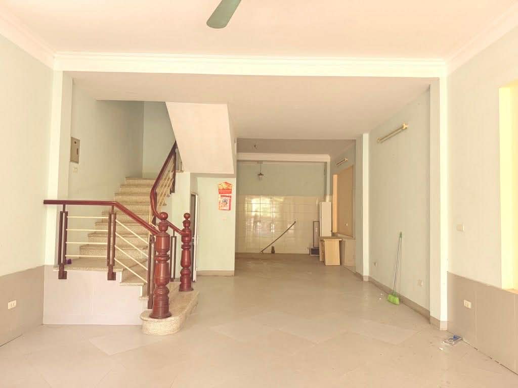 bán nhà Ngọc Thuỵ, ôtô tránh, gần đường Hồng Tiến kéo dài, sát chợ- TĐC Ngọc Thuỵ 4