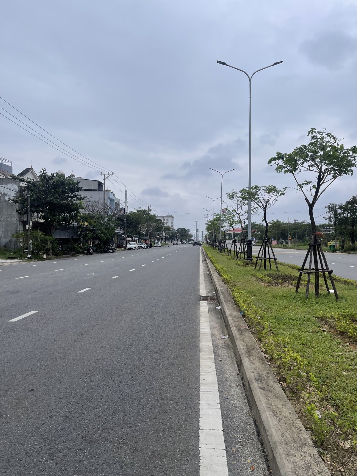 Bán Gấp Đất Mặt Tiền Đường Minh Mạng, Gần Biển Sơn Thủy,125m2, chỉ 15,5 tỷ 2