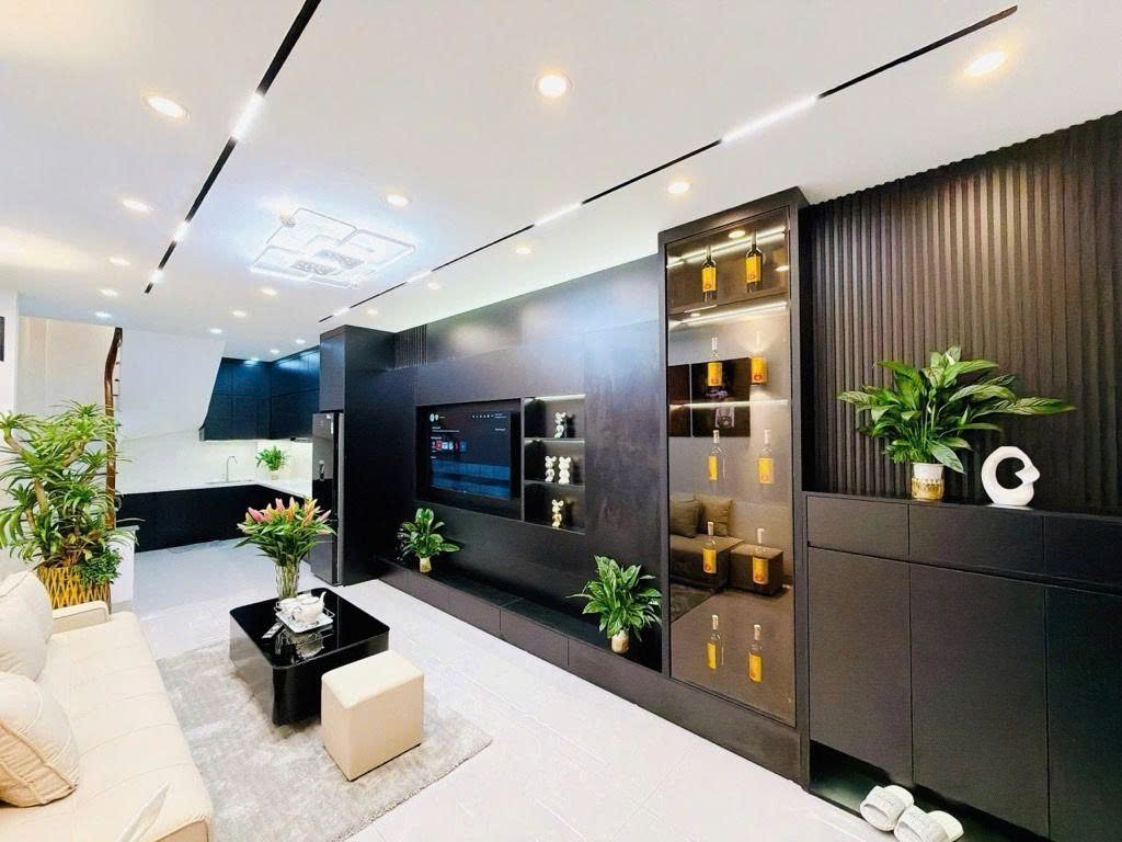 Cần bán Nhà mặt tiền đường Minh Khai, Phường Quỳnh Lôi, Diện tích 34m², Giá 8.6 Tỷ