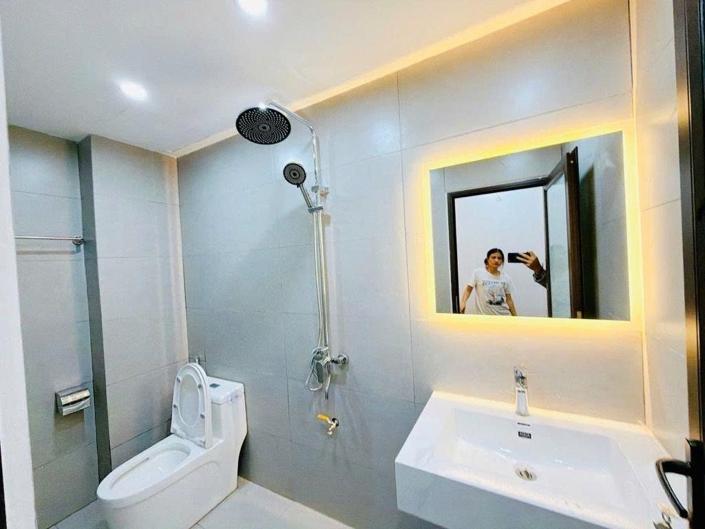 Cần bán Nhà mặt tiền đường Minh Khai, Phường Quỳnh Lôi, Diện tích 34m², Giá 8.6 Tỷ 2