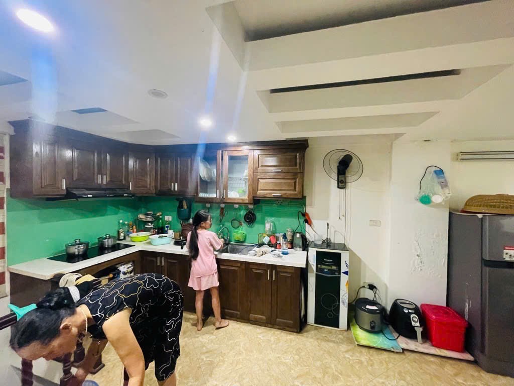 VŨ TÔNG PHAN, THANH XUÂN MẶT NGÕ, LÔ GÓC, KINH DOANH Ô TÔ THÔNG CÁC NGẢ 42M 7 PHÒNG - GIÁ 11,5 TỶ 2