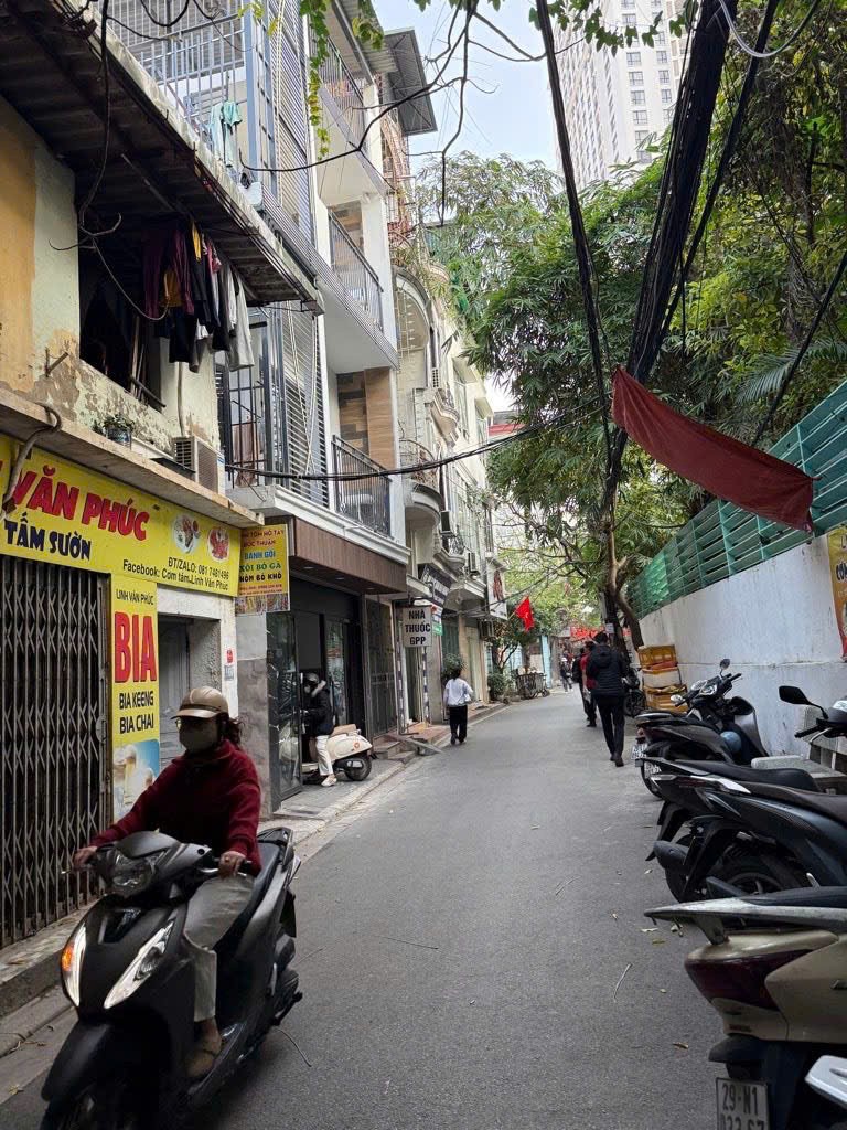 Bán nhà Nguyễn Trãi Ô tô vào nhà, ngõ thông kinh doanh 38m MT 5m giá 10 tỷ