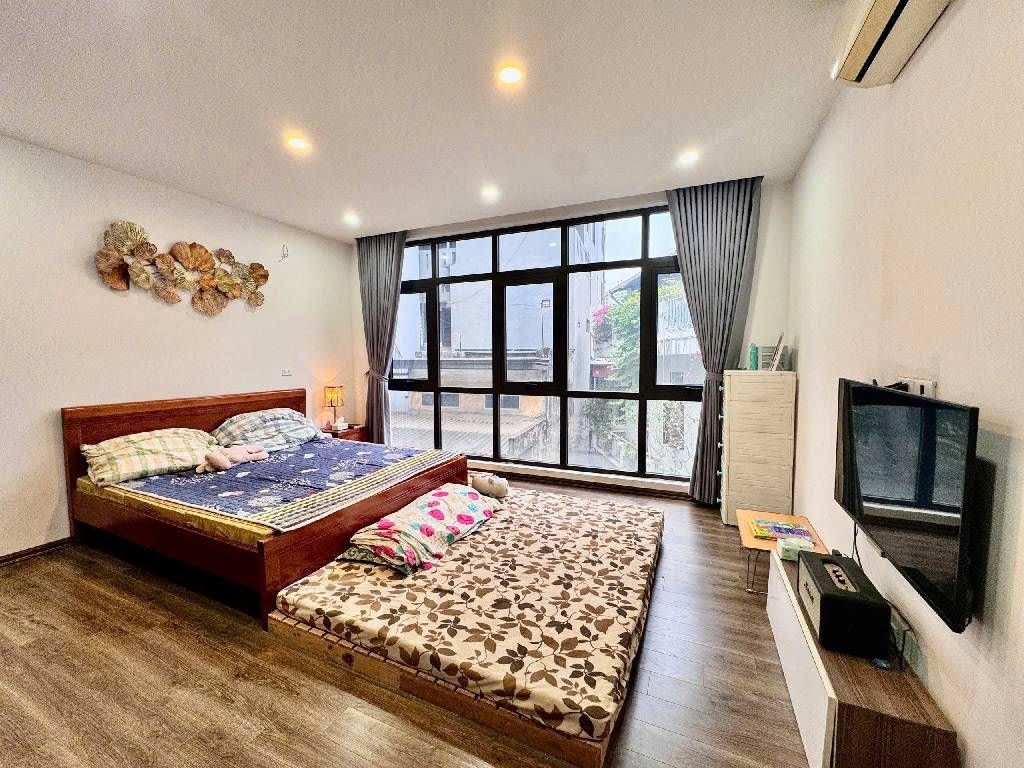 Cần bán Nhà mặt tiền đường Dương Văn Bé, Phường Vĩnh Tuy, Diện tích 43m², Giá 9.5 Tỷ