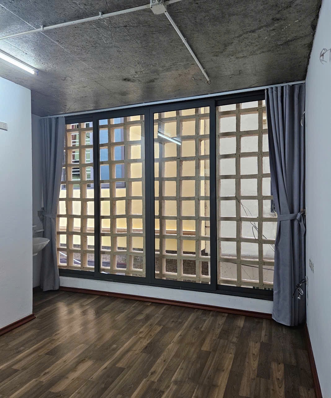 Cho thuê nhà 3,5 tầng Hậu Ái, Vân Canh, giá 8 triệu/ tháng, điện nước giá dân 3