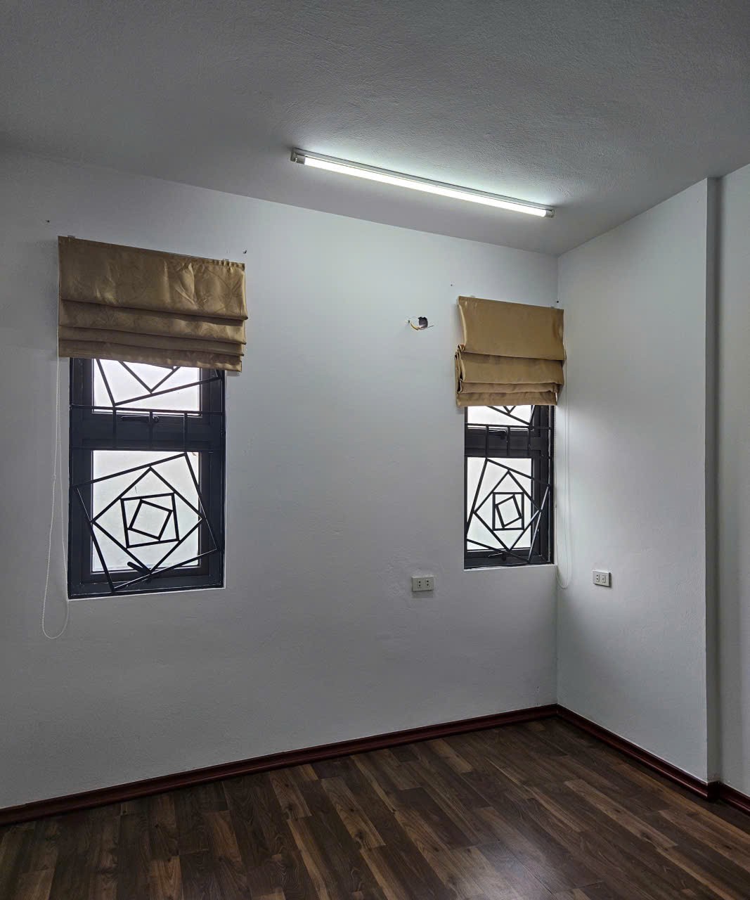 Cho thuê nhà 3,5 tầng Hậu Ái, Vân Canh, giá 8 triệu/ tháng, điện nước giá dân 4