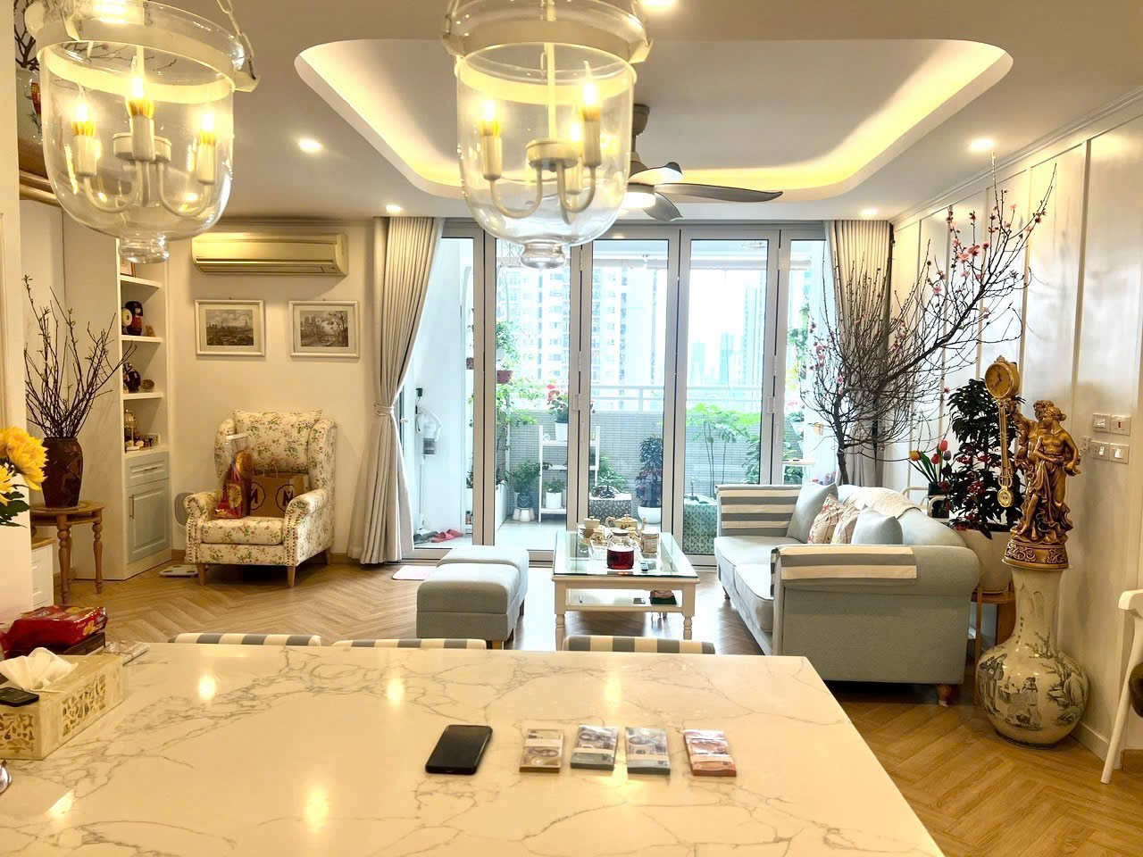 Bán căn hộ 3 ngủ dt 120m2 tại Hapulico Complex, SHLD, giá rẻ