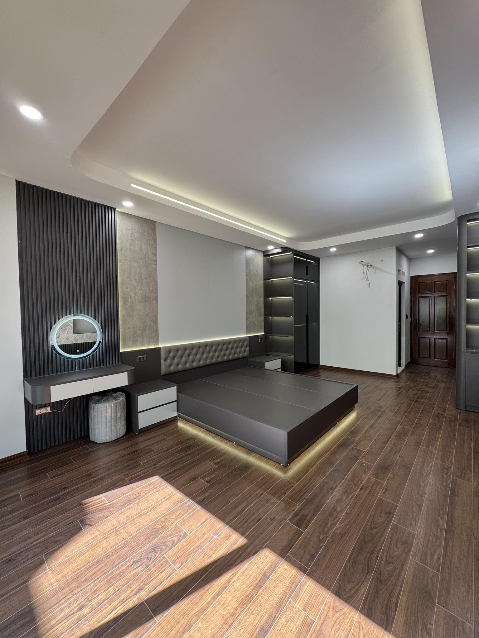 BÁN NHÀ HOÀNG QUỐC VIỆT CẦU GIÁY 8 TẦNG THANG MÁY PHÂN LÔ VỈA HÈ Ô TÔ KINH DOANH 23 TỶ 3