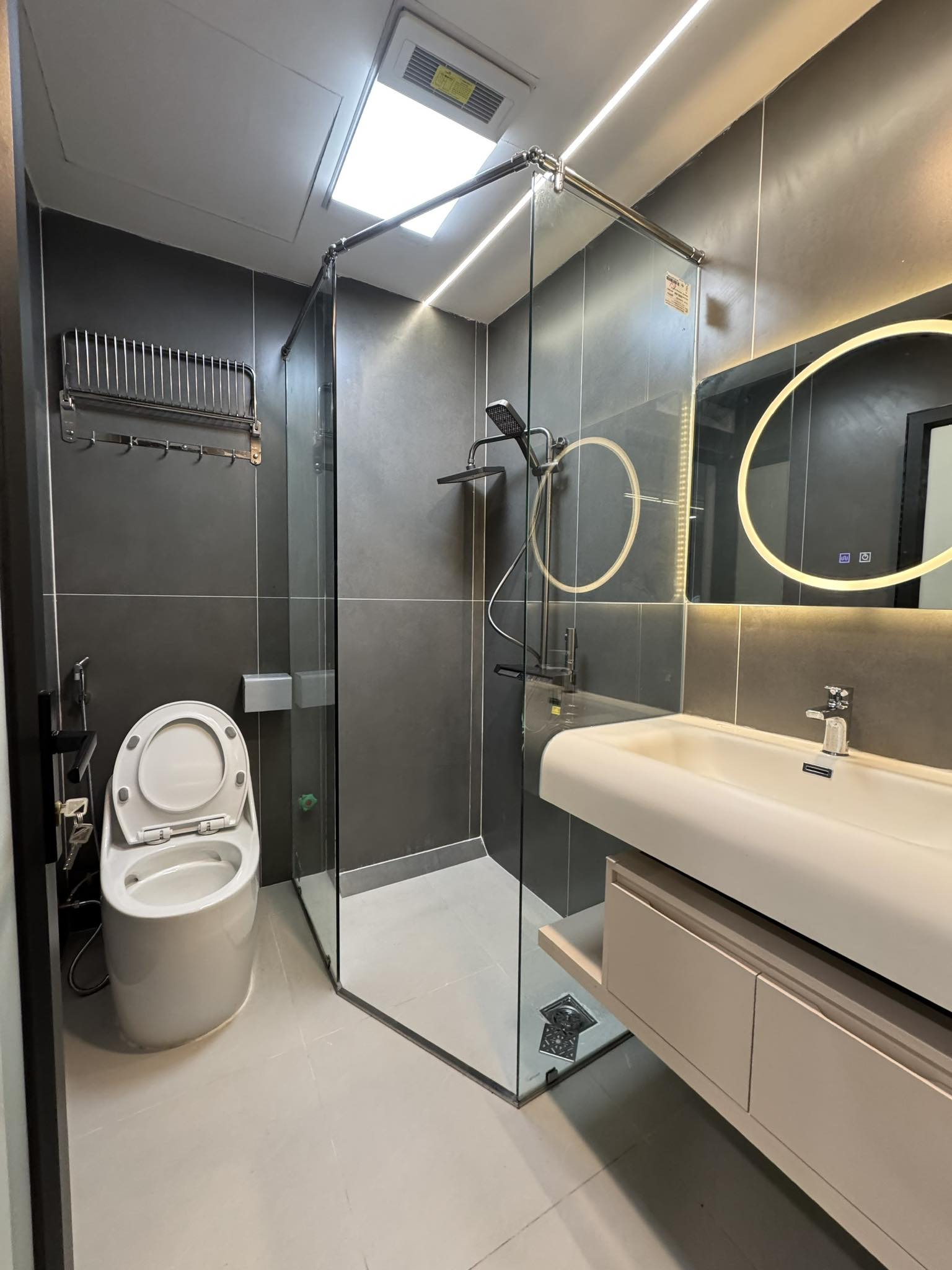 BÁN NHÀ HOÀNG QUỐC VIỆT CẦU GIÁY 8 TẦNG THANG MÁY PHÂN LÔ VỈA HÈ Ô TÔ KINH DOANH 23 TỶ 5