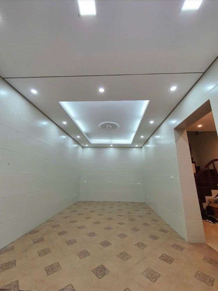 Bán Nhà Hào Nam 31m2. 4 tầng.mặt tiền 4.2m. giá 8.86 Tỷ Đống Đa Hà 2