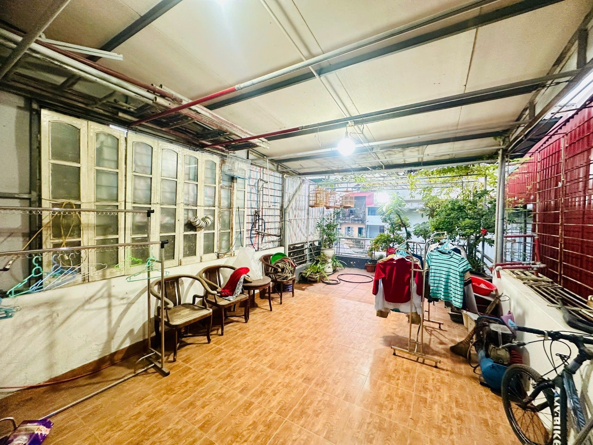 Bán Nhà Ngõ Thịnh Hào1. 28m2. 4 tầng. mặt tiền 3.9m. giá 13 Tỷ Đống Đa Hà Nội