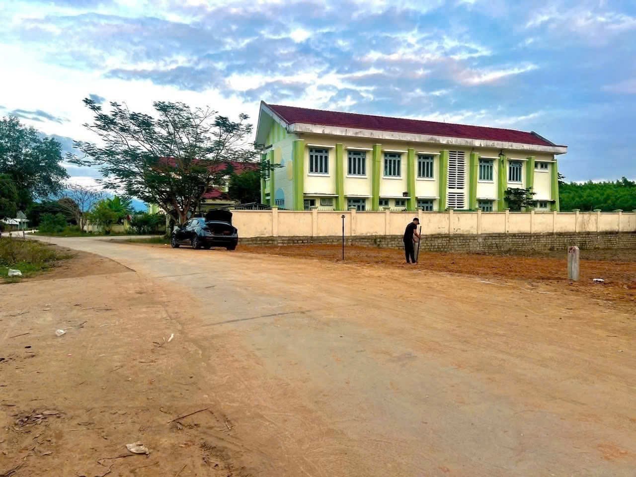 Bán đất Khánh Hiệp thôn Cà Thiêu full thổ cư cạnh trường học - mặt tiền trục đường chính 3