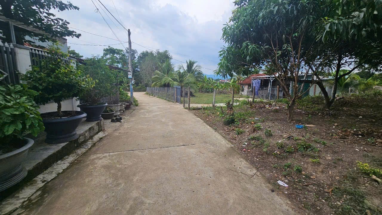 Bán đất Diên Xuân giá rẻ khu bàn cờ đường thông gần Uỷ ban xã