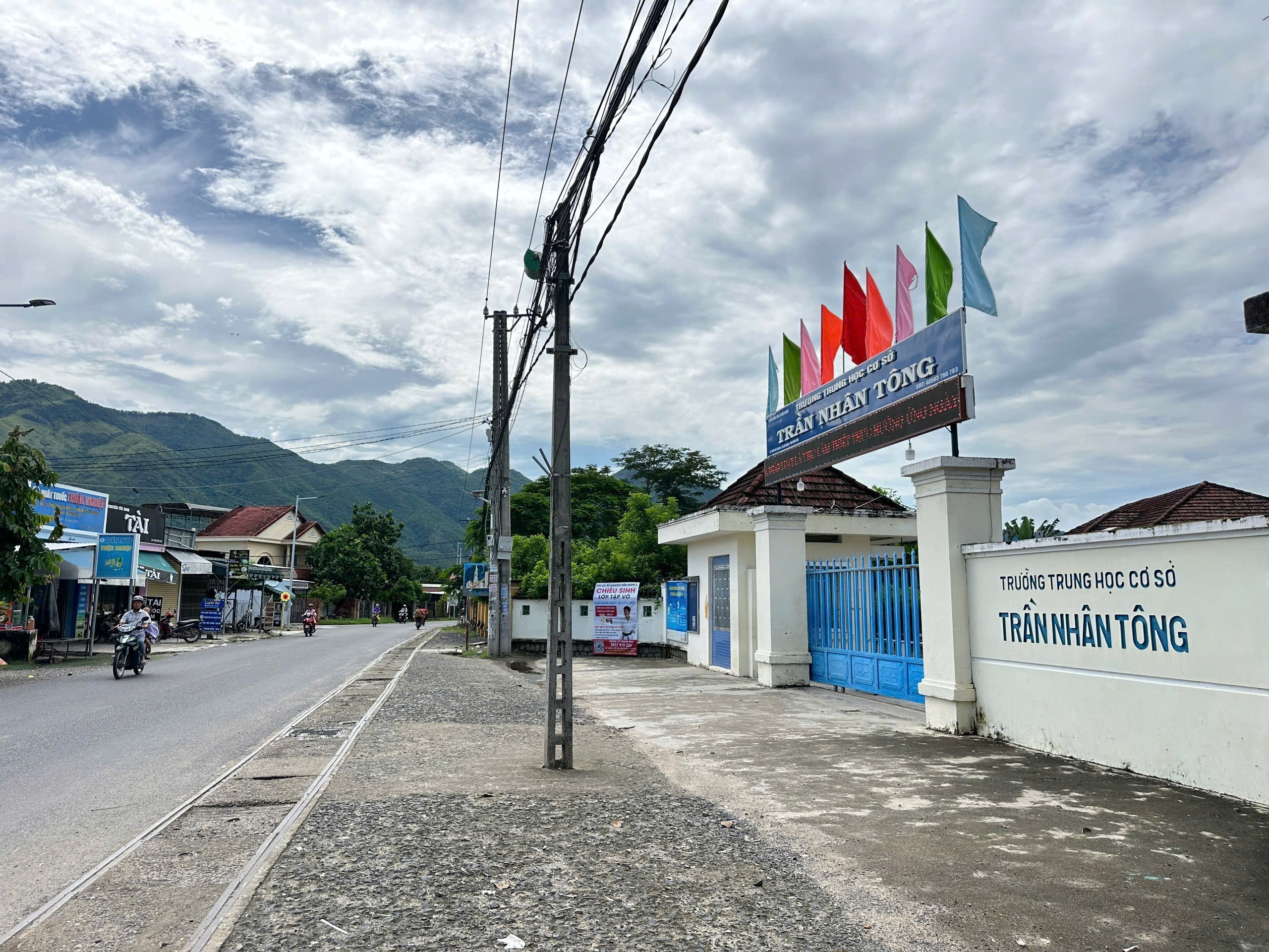 Bán đất Diên An mặt tiền đường Bà Đề gần đại lộ Võ Nguyên Giáp - tặng nhà cấp 4 còn mới 8