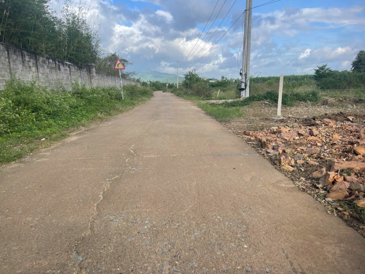 Bán đất Diên Đồng thôn Đồng Trăn 1 mặt tiền đường liên thôn QH 24m 3