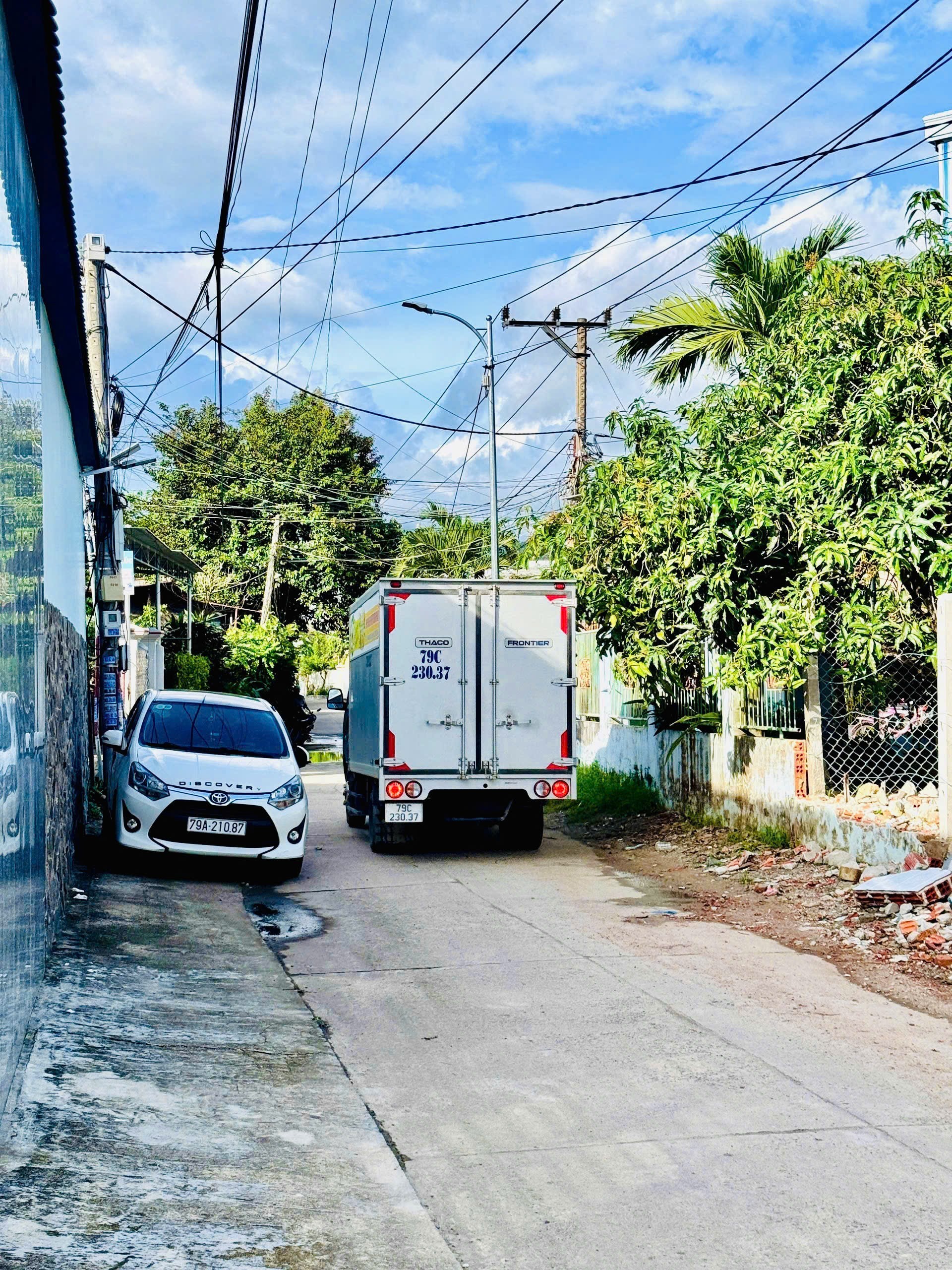 Bán đất Diên An mặt đường Cây Dầu - đường 2 oto tránh nhau gần 23/10 3