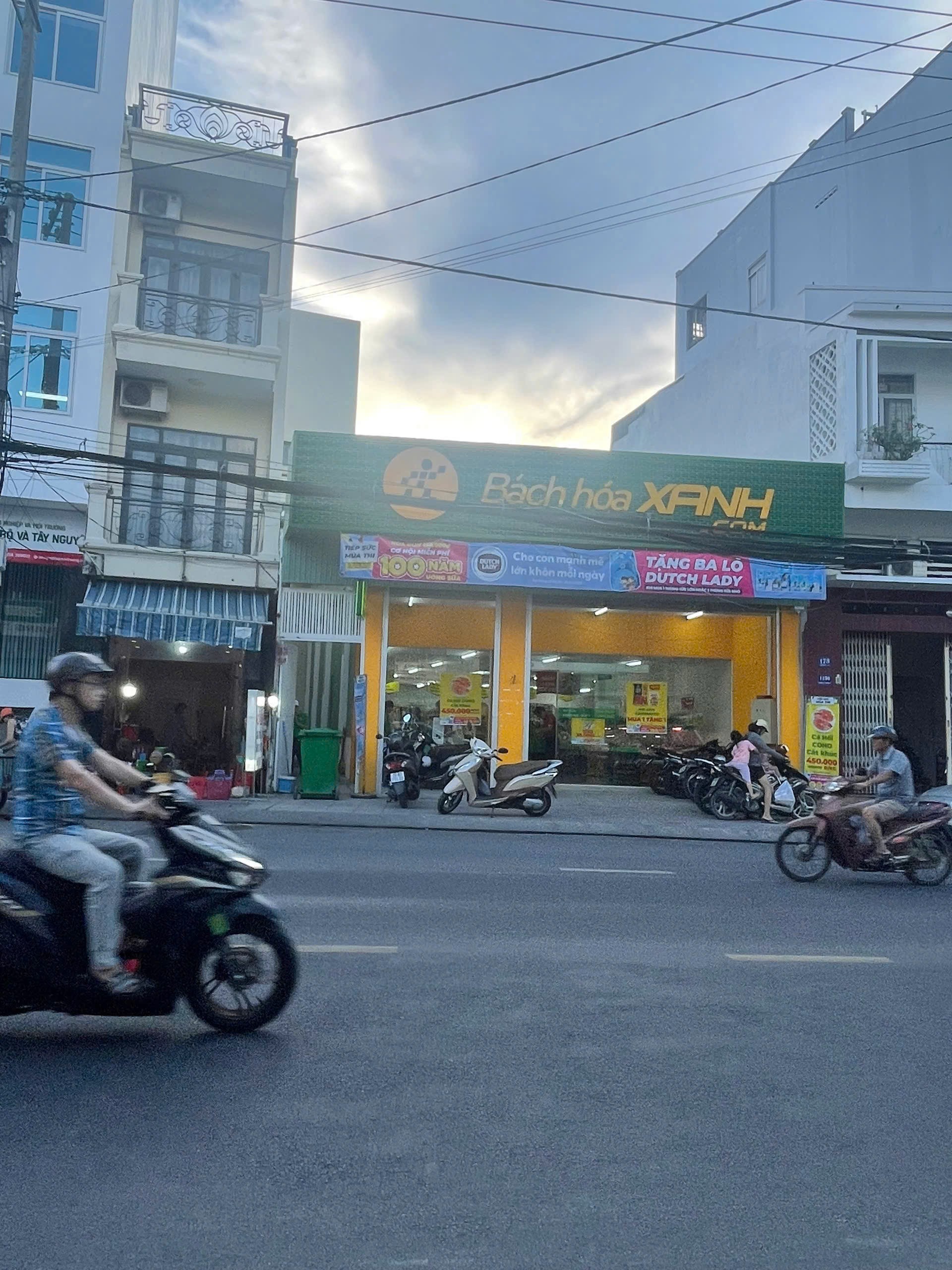 Bán Nhà 2MT 2/4 – Vị Trí Vàng Kinh Doanh – Đang Cho Thuê BHX 3