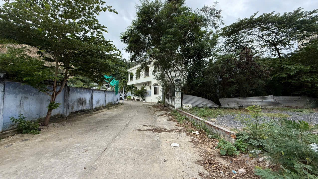 Lô Đất Gần Biển Gần Bến Du Thuyền Quốc Tế Ngang Rộng 7m