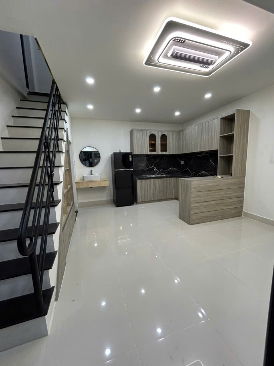 Nhà hẻm thông thoáng Thống Nhất - 1 trệt 1 lầu đúc - Full nội thất - Giá 2.9 tỷ