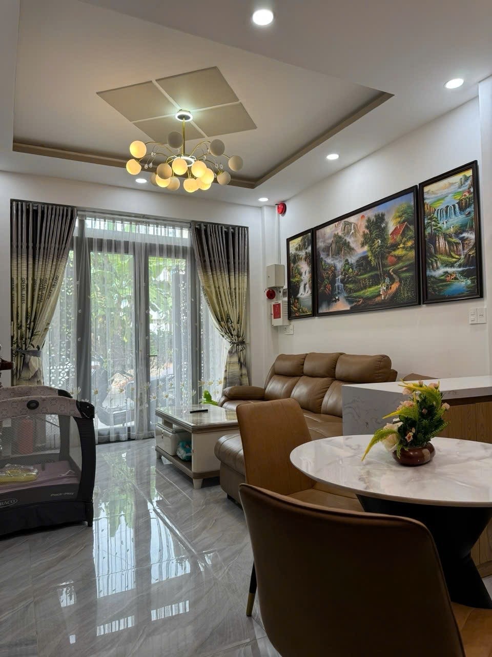 Bán nhà đẹp 4 tầng full tiện nghi – thang máy + NLMT – đường 10m Phước Long 4