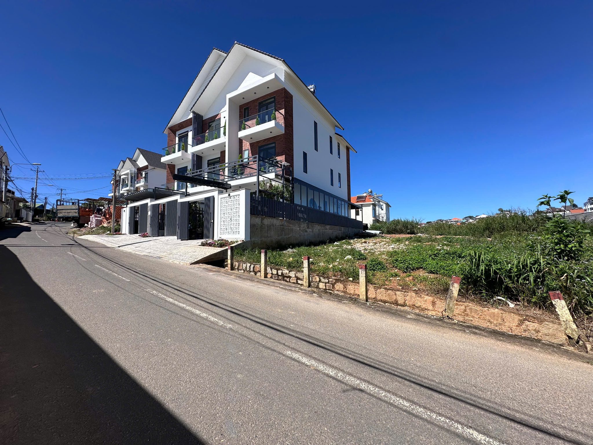 Cần Bán Gấp Đất Biệt Thự Rộng 2 Mặt Tiền Đường Nguyễn Hữu Cầu, Đà Lạt 500m2 Giá Chỉ 11 Tỷ 3