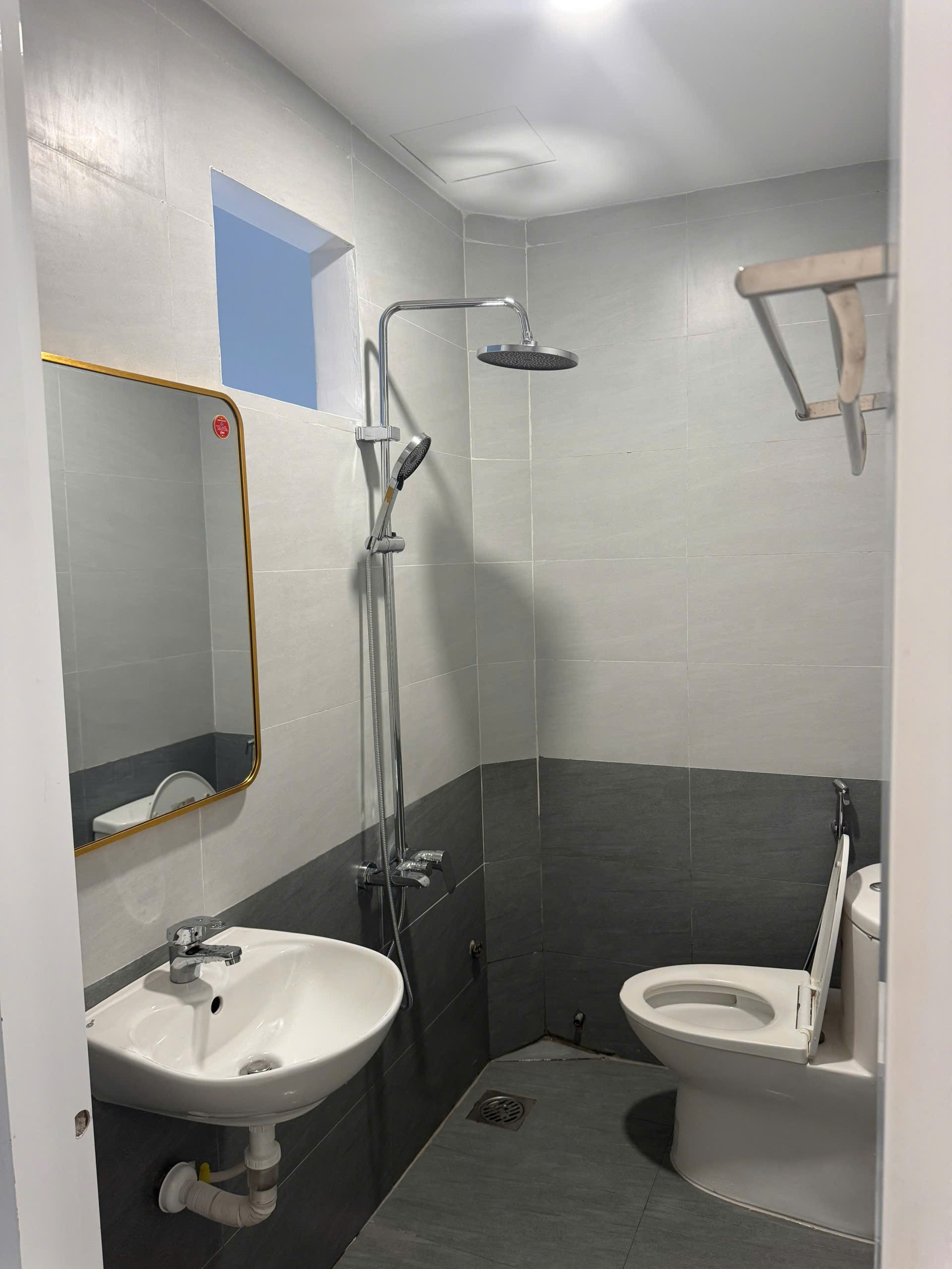 Bán Nhà 2 Tầng Mới Gần Biển Ở Chỉ Hơn 3ty 3