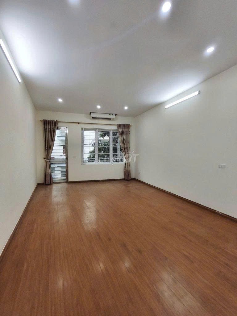 Cho thuê nhà ngõ 4 Đỗ Đức Dục, Mễ Trì, Nam Từ Liêm 71M x 4T, 3 Ô TÔ TRÁNH giá 28tr 2