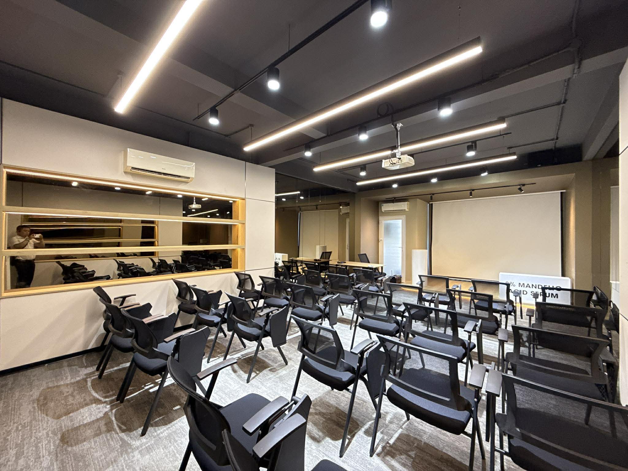 TÒA NHÀ 184m2 (5.6x35) MT UNG VĂN KHIÊM - HẦM 8 TẦNG - DÒNG TIỀN SẴN 150 TRIỆU/THÁNG 7