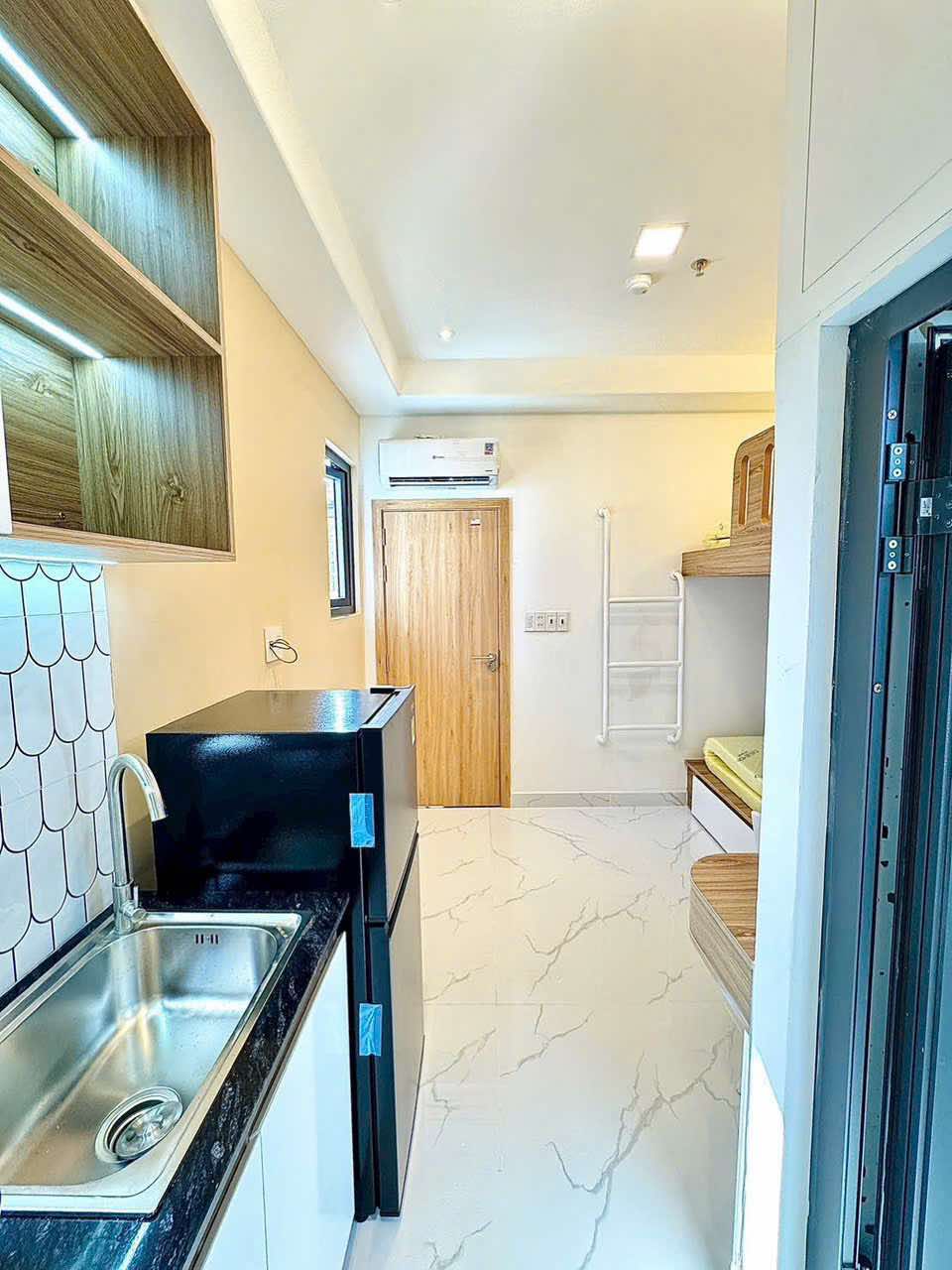 CHDV 6 TẦNG 40 PHÒNG + THANG MÁY & CÓ HẦM - ĐANG CHO THUÊ KHOÁN 2 TỶ/NĂM 5