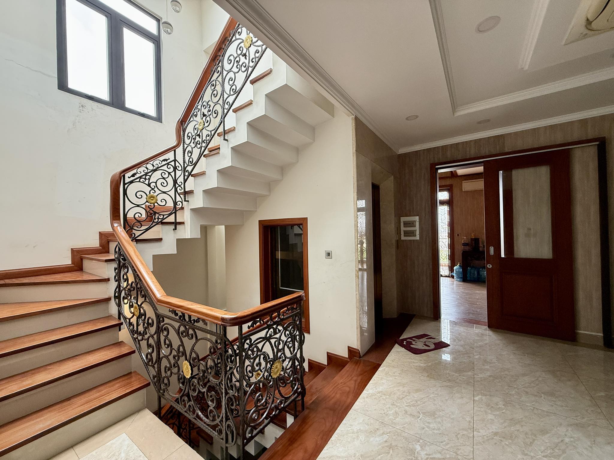 BIỆT THỰ MẶT TIỀN C12 - 150M² - HẦM + 4 TẦNG THANG MÁY - GIÁ 59.5 2