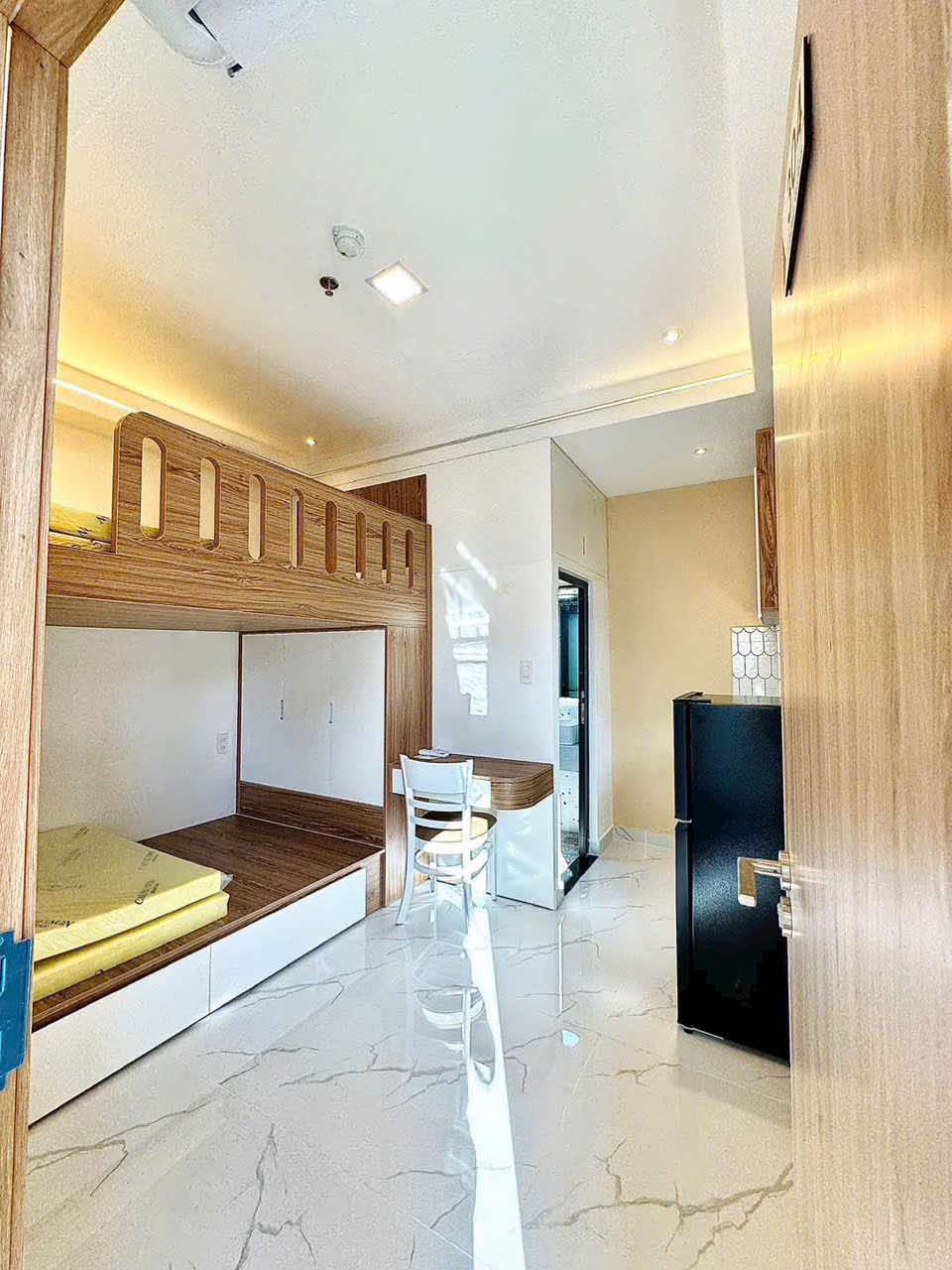 CHDV 6 TẦNG 40 PHÒNG + THANG MÁY & CÓ HẦM - ĐANG CHO THUÊ KHOÁN 2 TỶ/NĂM 9