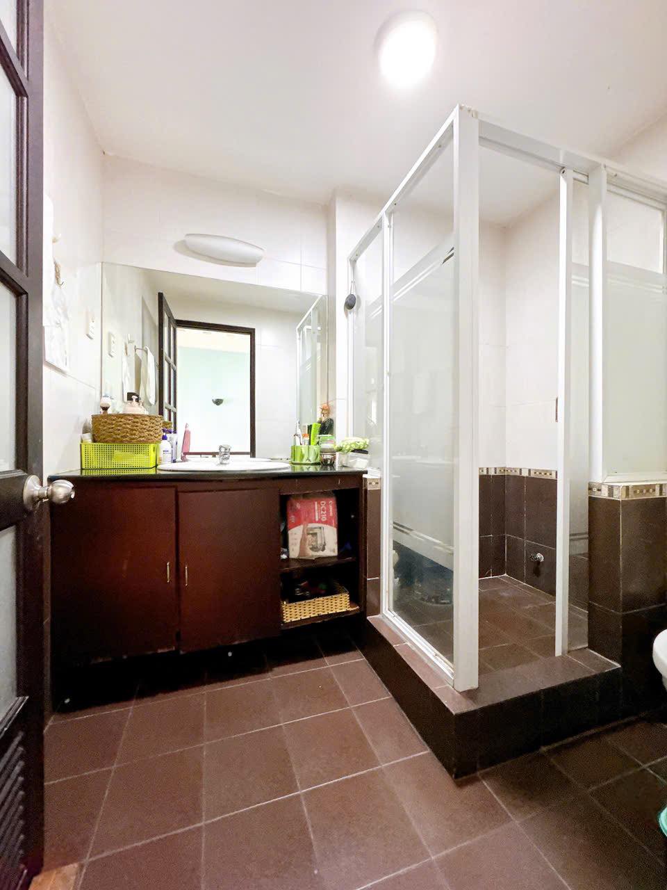 GẤP BÁN ĐỊNH CƯ - NHÀ 3 TẦNG 102m2 NGANG 6.9M - HẺM XE TẢI, 20m RA MT BẠCH ĐẰNG 14