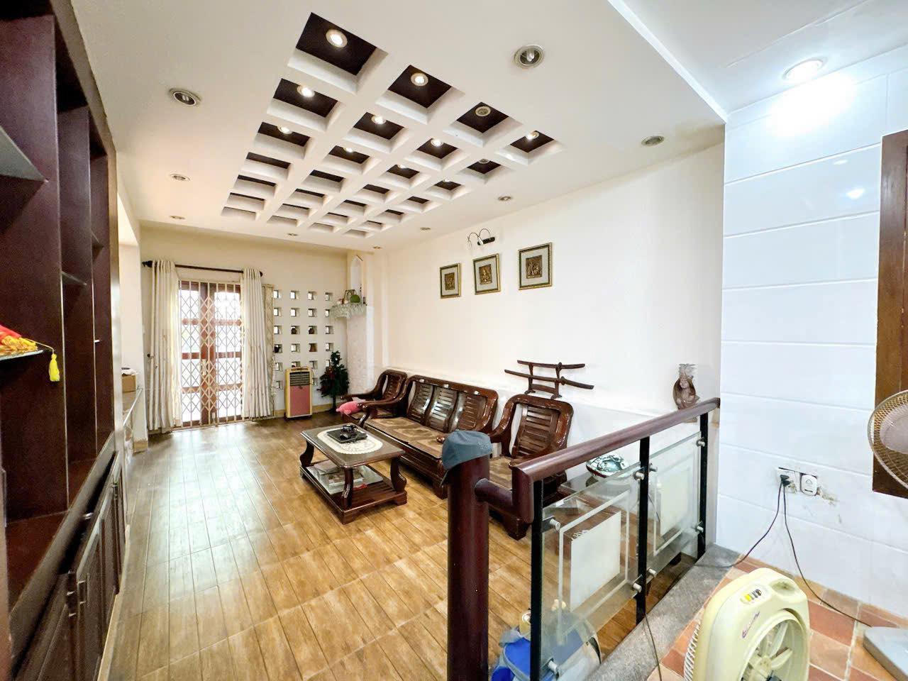 GẤP BÁN ĐỊNH CƯ - NHÀ 3 TẦNG 102m2 NGANG 6.9M - HẺM XE TẢI, 20m RA MT BẠCH ĐẰNG 5