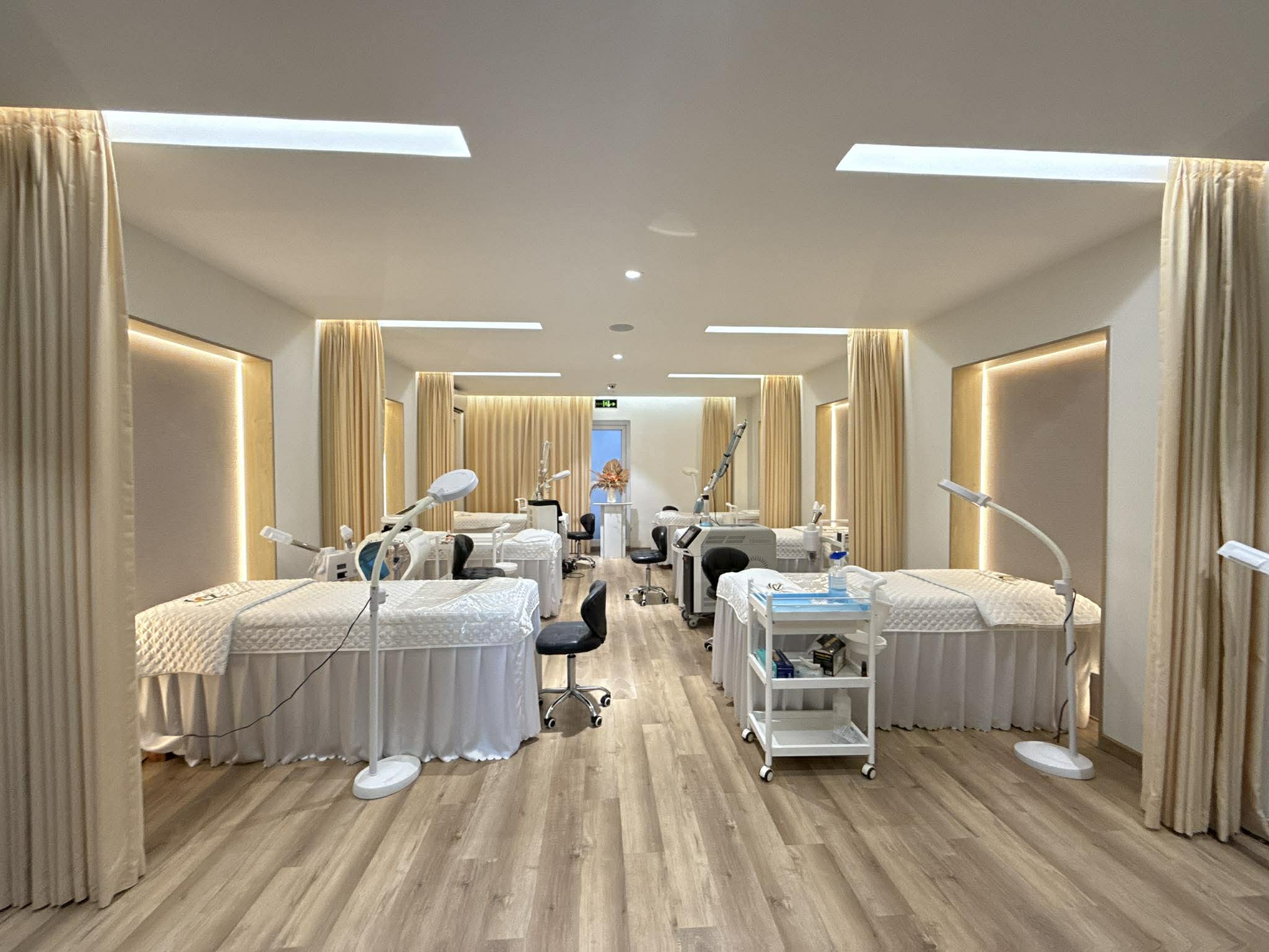 TÒA NHÀ 184m2 (5.6x35) MT UNG VĂN KHIÊM - HẦM 8 TẦNG - DÒNG TIỀN SẴN 150 TRIỆU/THÁNG 2