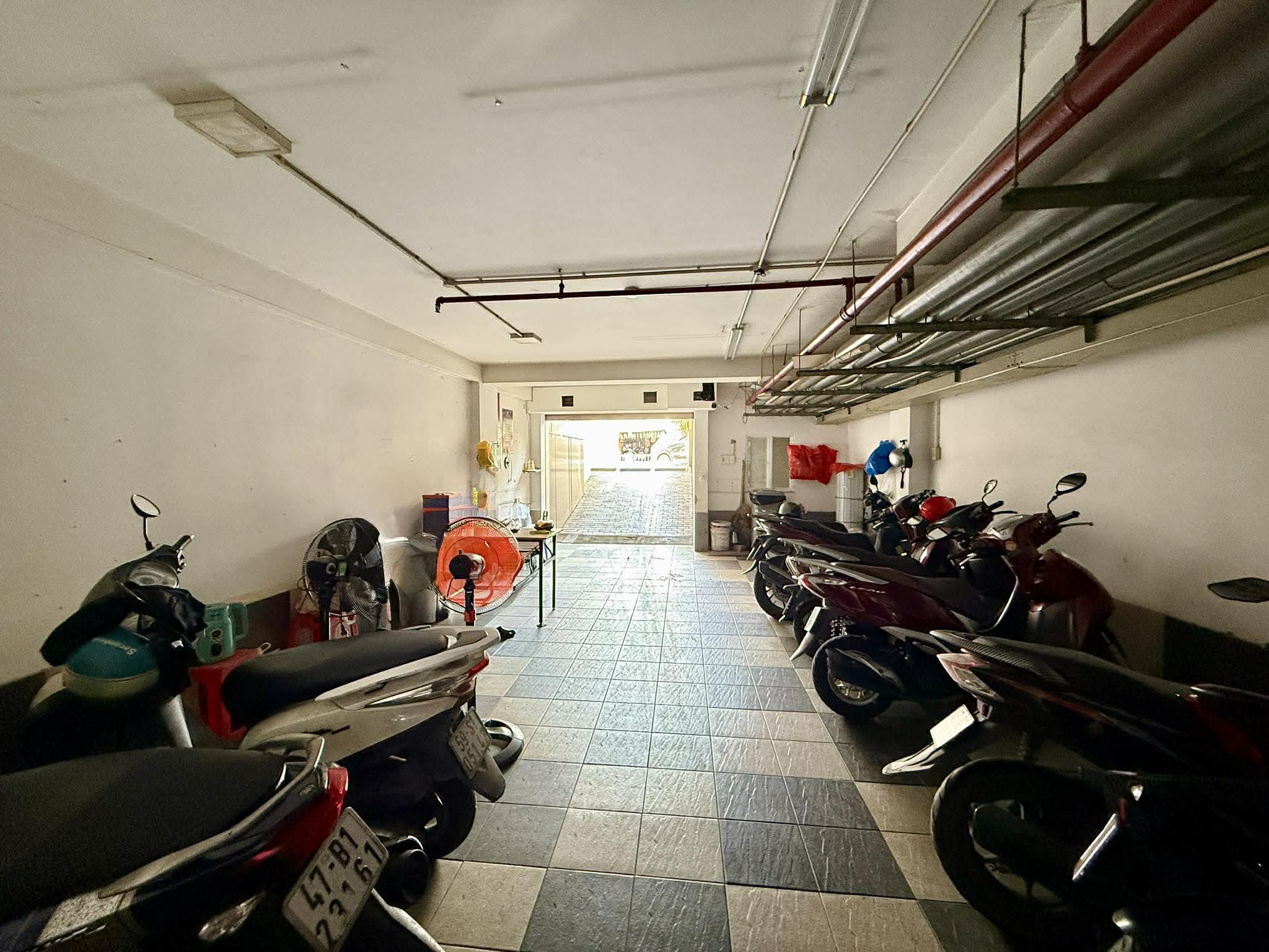 TÒA NHÀ 184m2 (5.6x35) MT UNG VĂN KHIÊM - HẦM 8 TẦNG - DÒNG TIỀN SẴN 150 TRIỆU/THÁNG 3