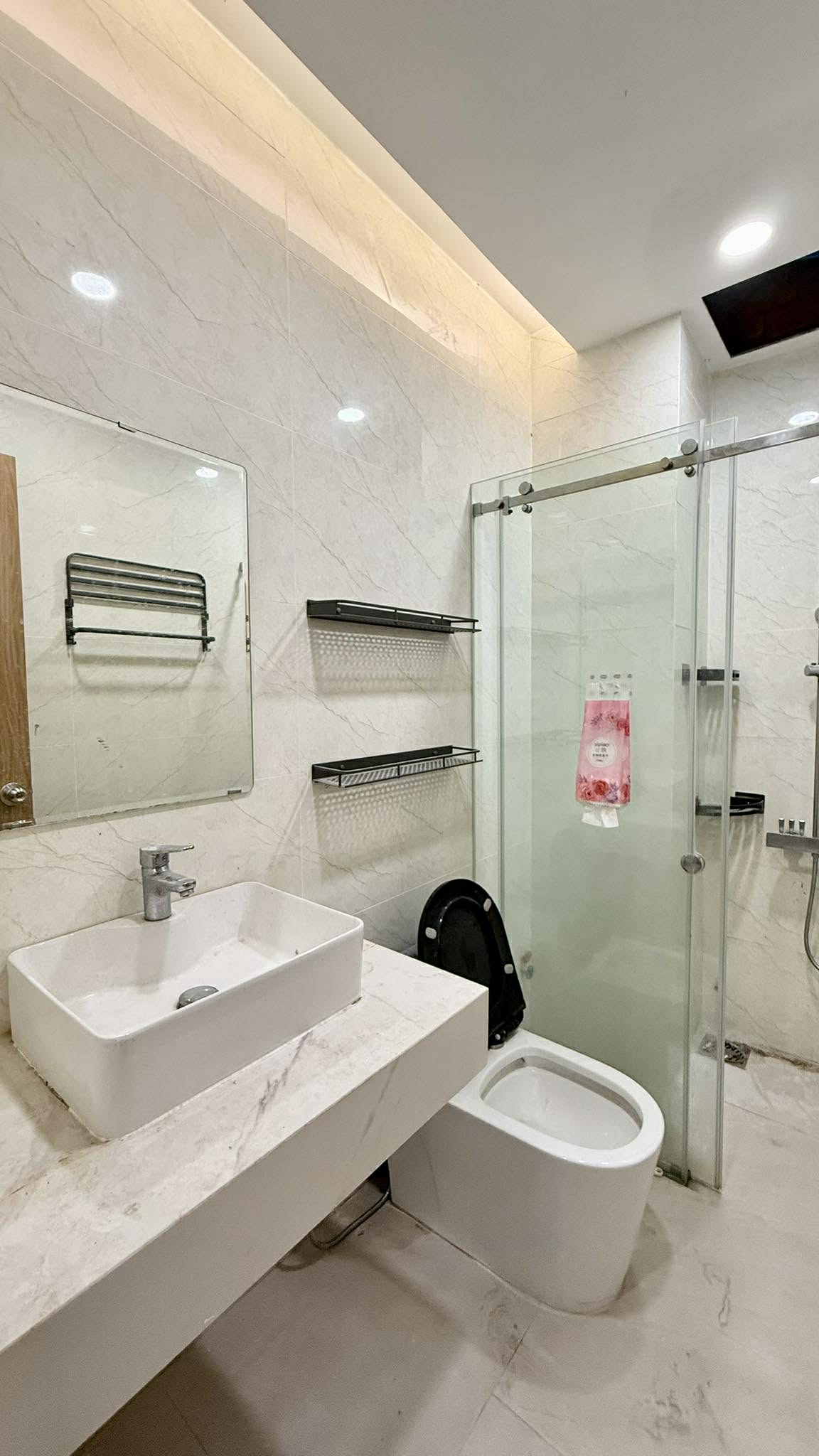 NHÀ 6 TẦNG THANG MÁY - MẶT TIỀN VÕ DUY NINH GIÁP Q.1 - THUÊ KHOÁN 65TR/THÁNG 12