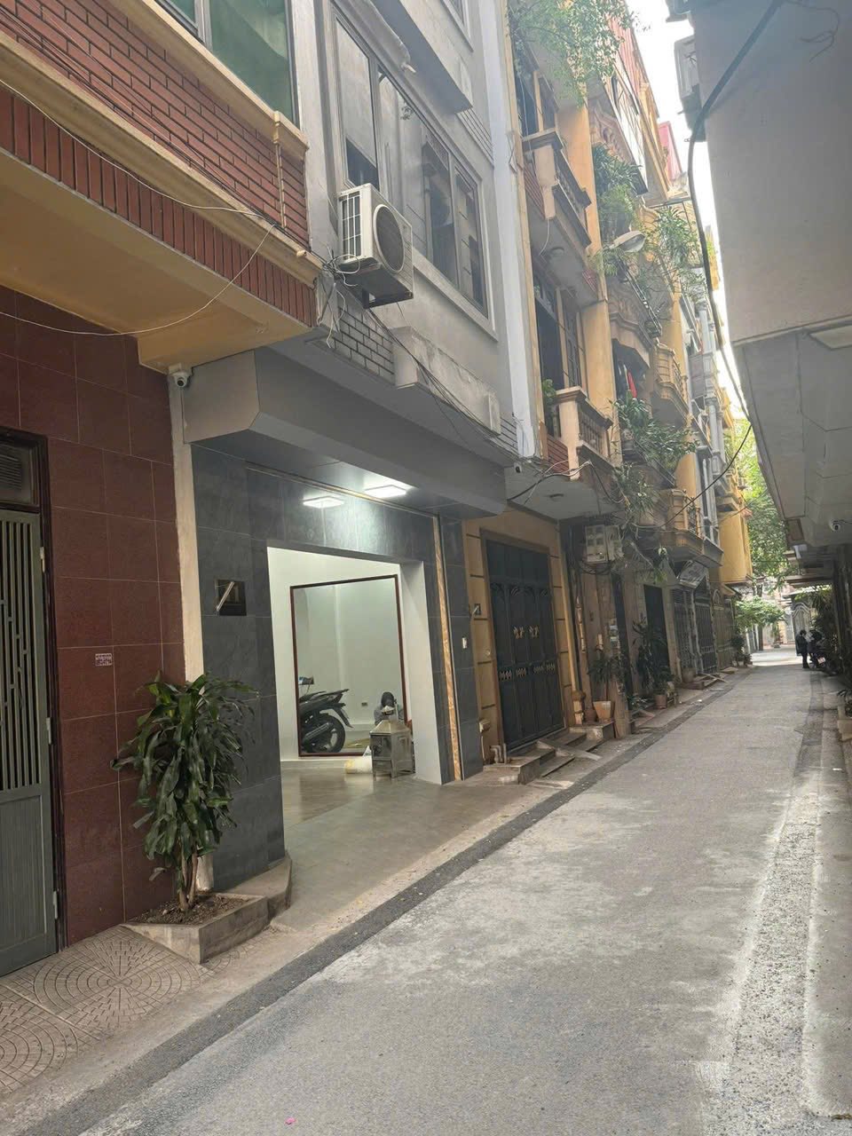 Cho thuê NHÀ ĐẸP - THANG MÁY - GARA Phạm Tuấn Tài, Cầu Giấy 50m x 5T giá 26 triệu