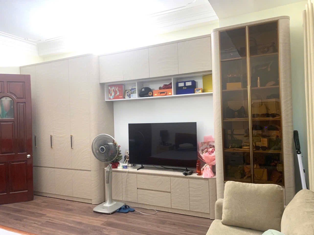 Cho thuê NHÀ ĐẸP - THANG MÁY - GARA Phạm Tuấn Tài, Cầu Giấy 50m x 5T giá 26 triệu 2