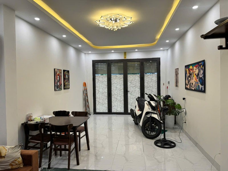 Bán nhà ngõ 44 Đức Giang 45m2 nhà 5 tầng, đường ô tô, sau nhà quy hoạch bãi xe thoáng vĩnh viễn